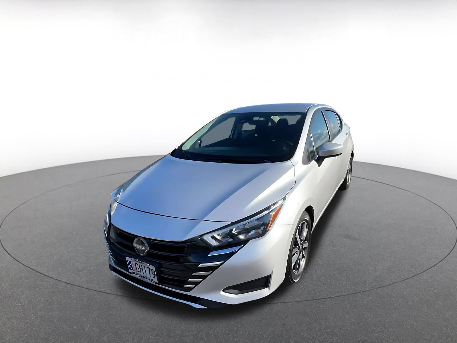 Used 2025 Nissan Versa SV FWD image 6
