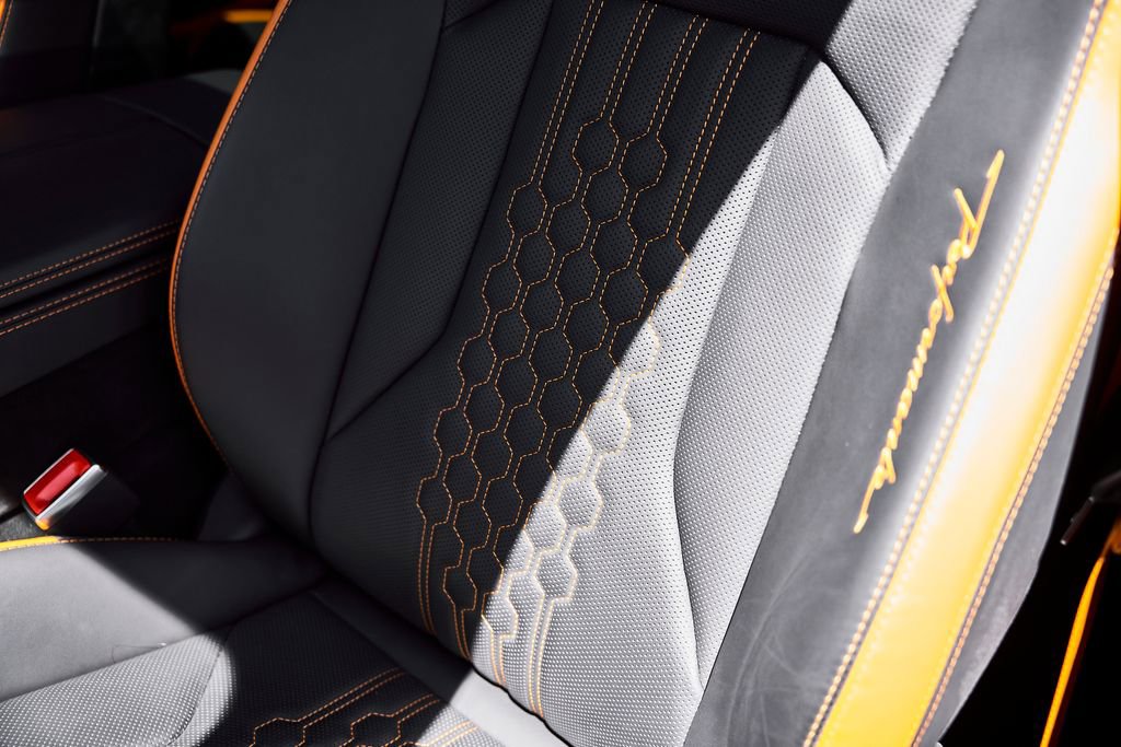 Used 2023 Lamborghini Urus Performante AWD/4WD image 59