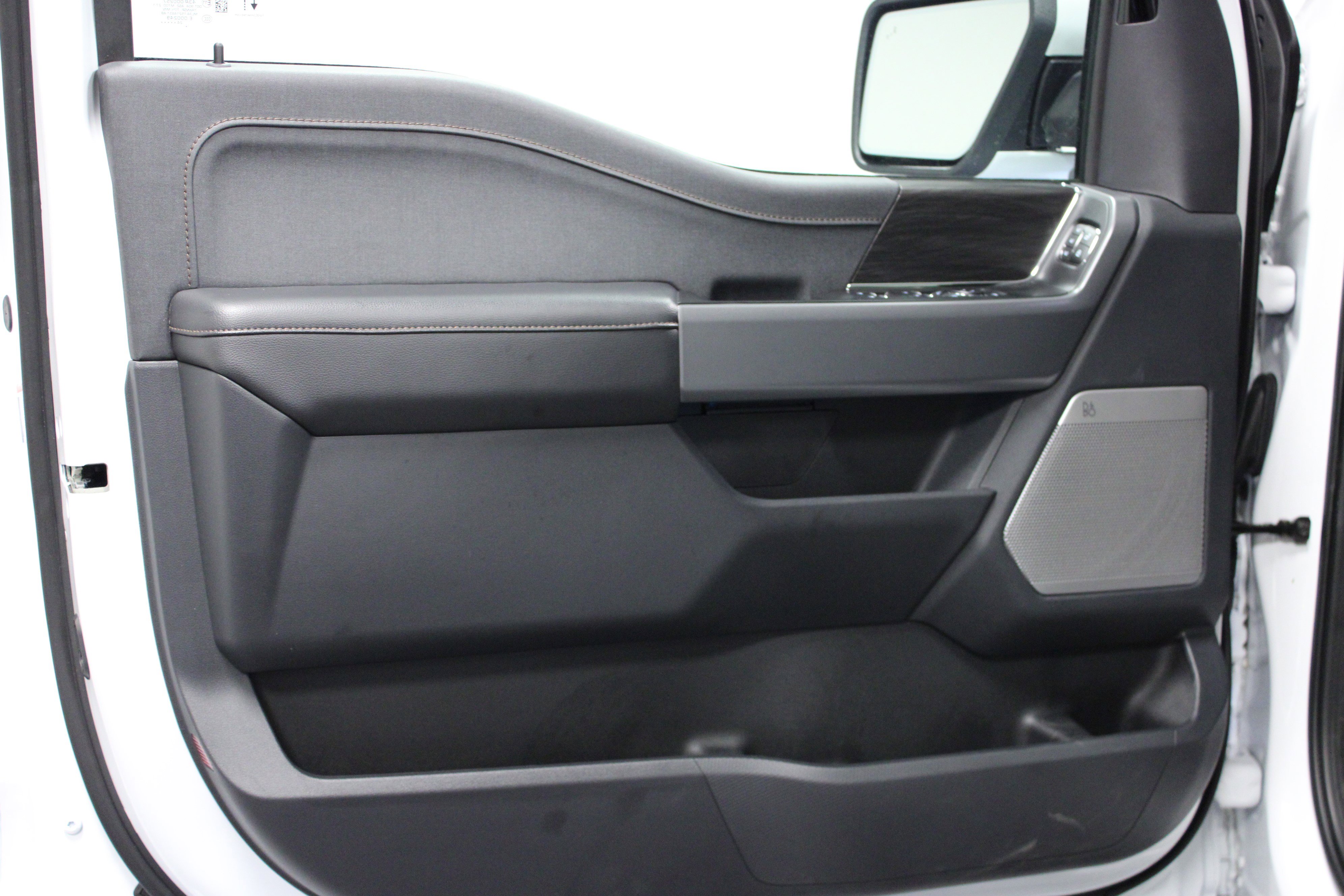 Used 2024 Ford F150 Lightning Lariat image 11