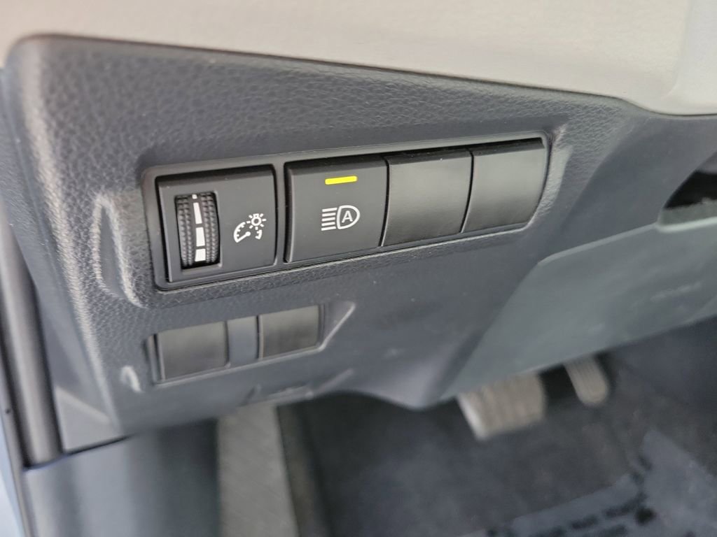 Used 2024 Toyota Corolla Cross L FWD image 23