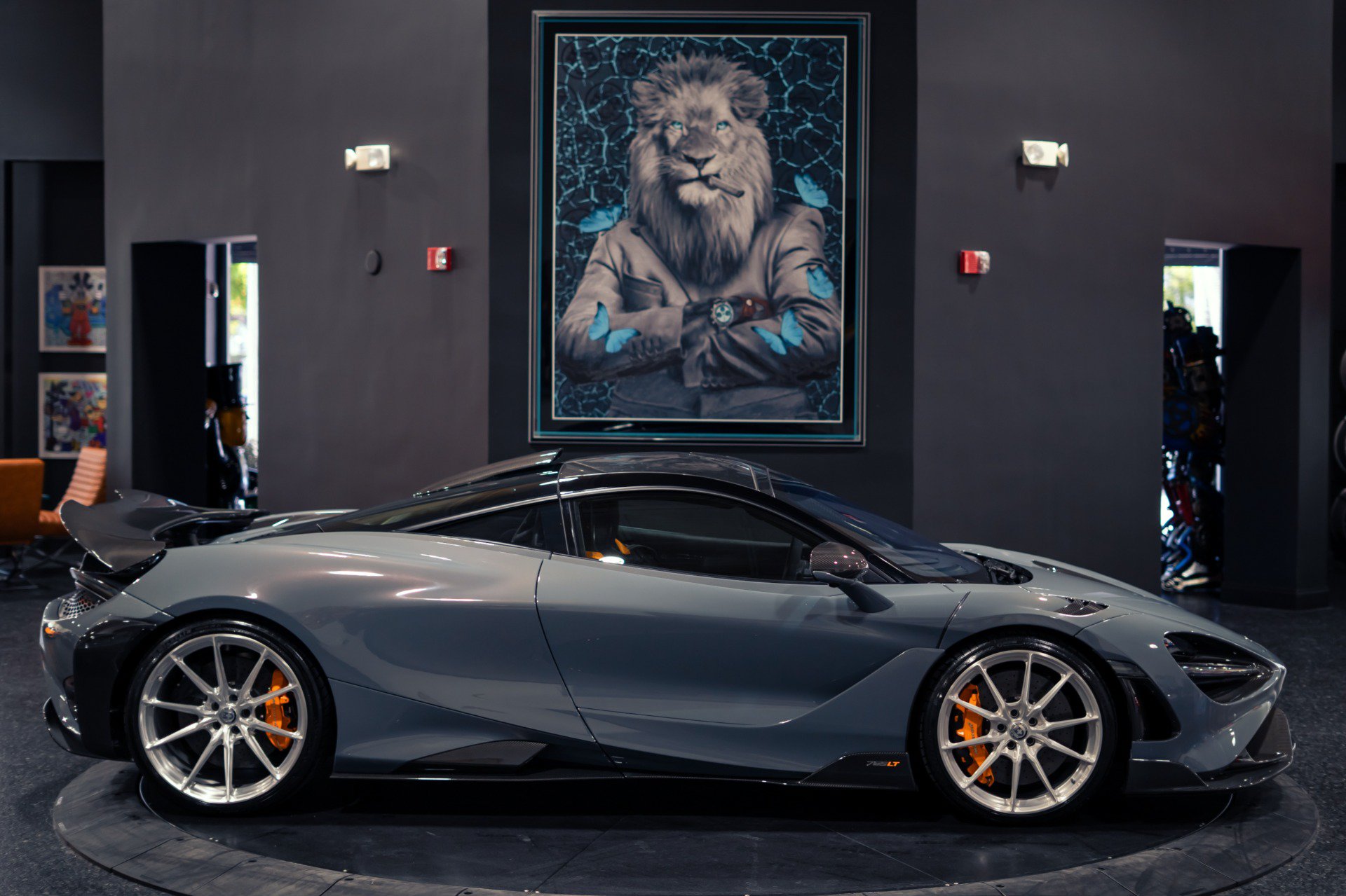 Used 2021 McLaren 765LT RWD image 45