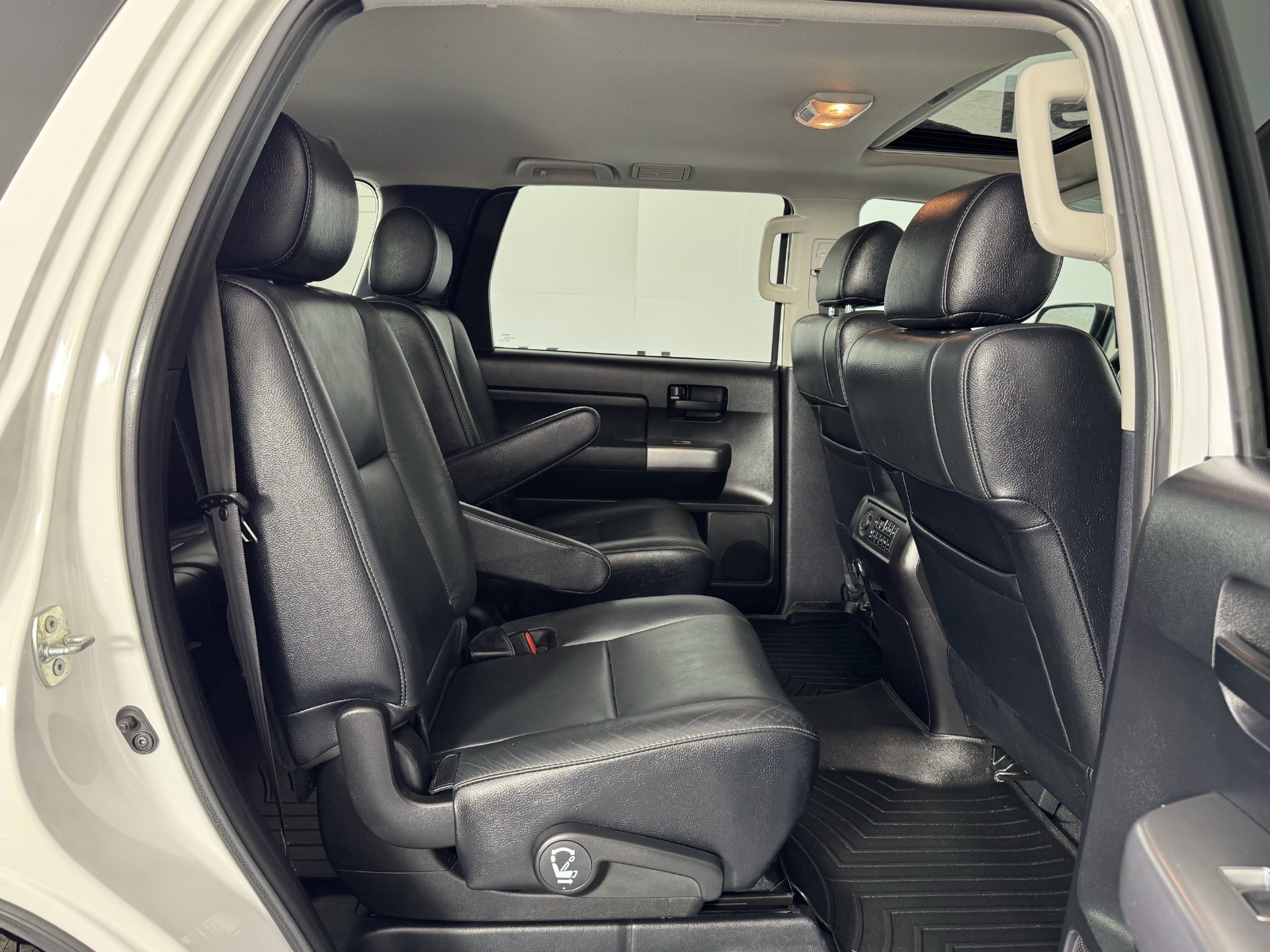 Used 2019 Toyota Sequoia TRD Sport w/ TRD Sport Premium Package RWD image 18