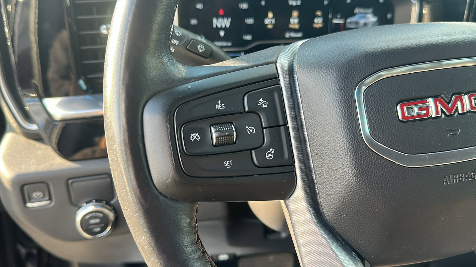 Used 2022 GMC Sierra 1500 SLE image 15