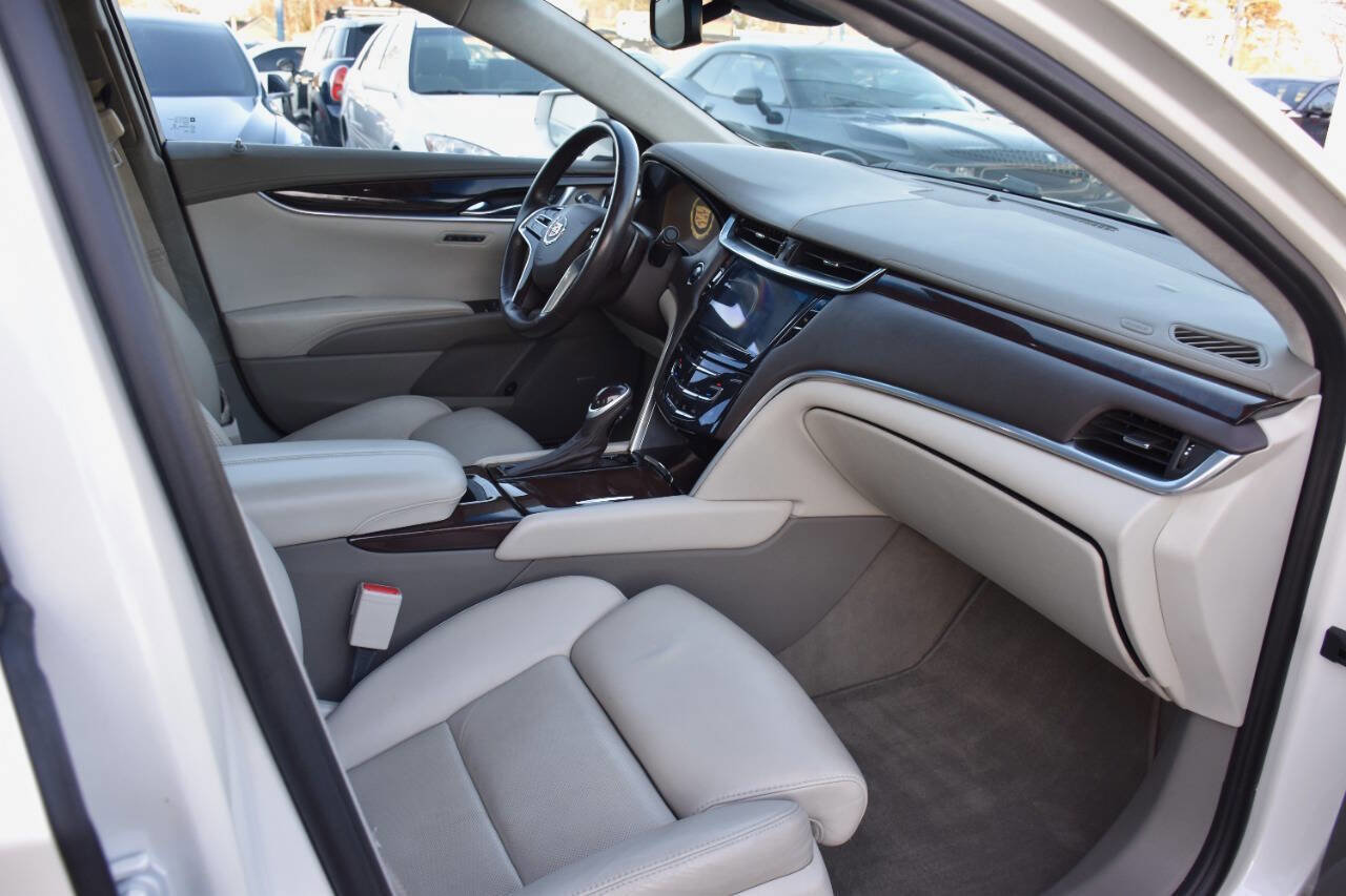 Used 2013 Cadillac XTS Platinum image 16