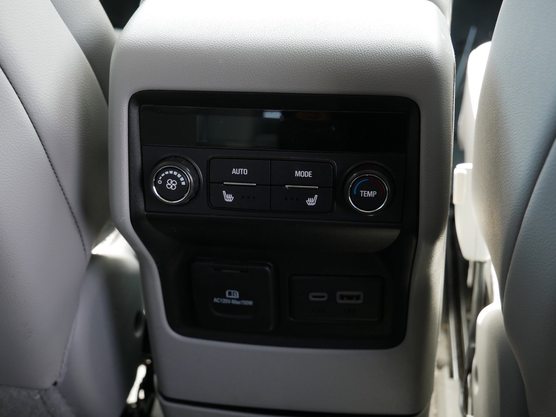 Used 2023 GMC Acadia SLT w/ Preferred Package FWD image 10