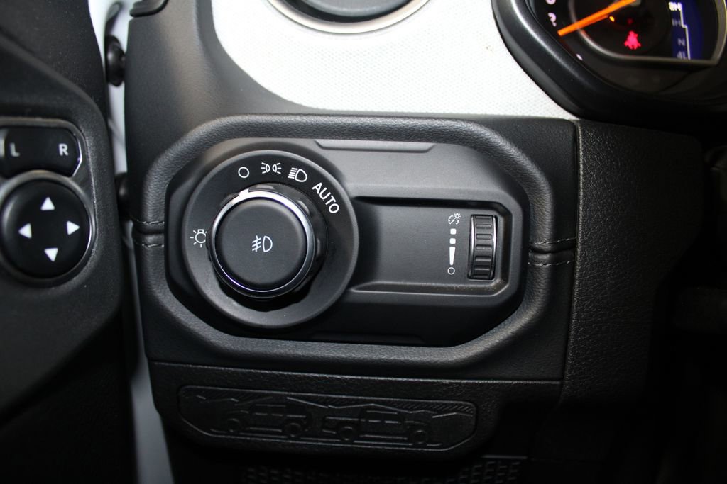 Used 2024 Jeep Wrangler Sahara image 42