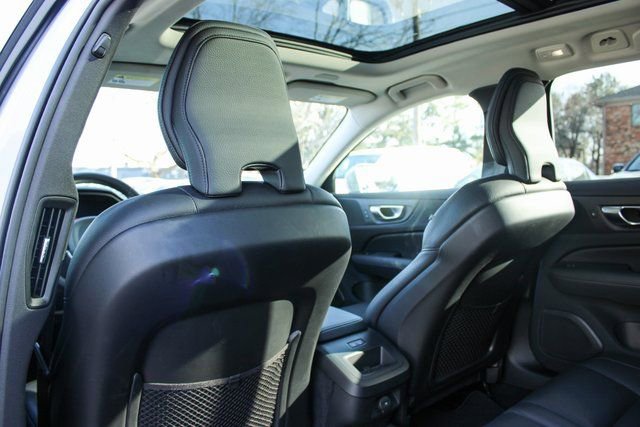 Used 2025 Volvo V60 B5 Cross Country Plus image 35