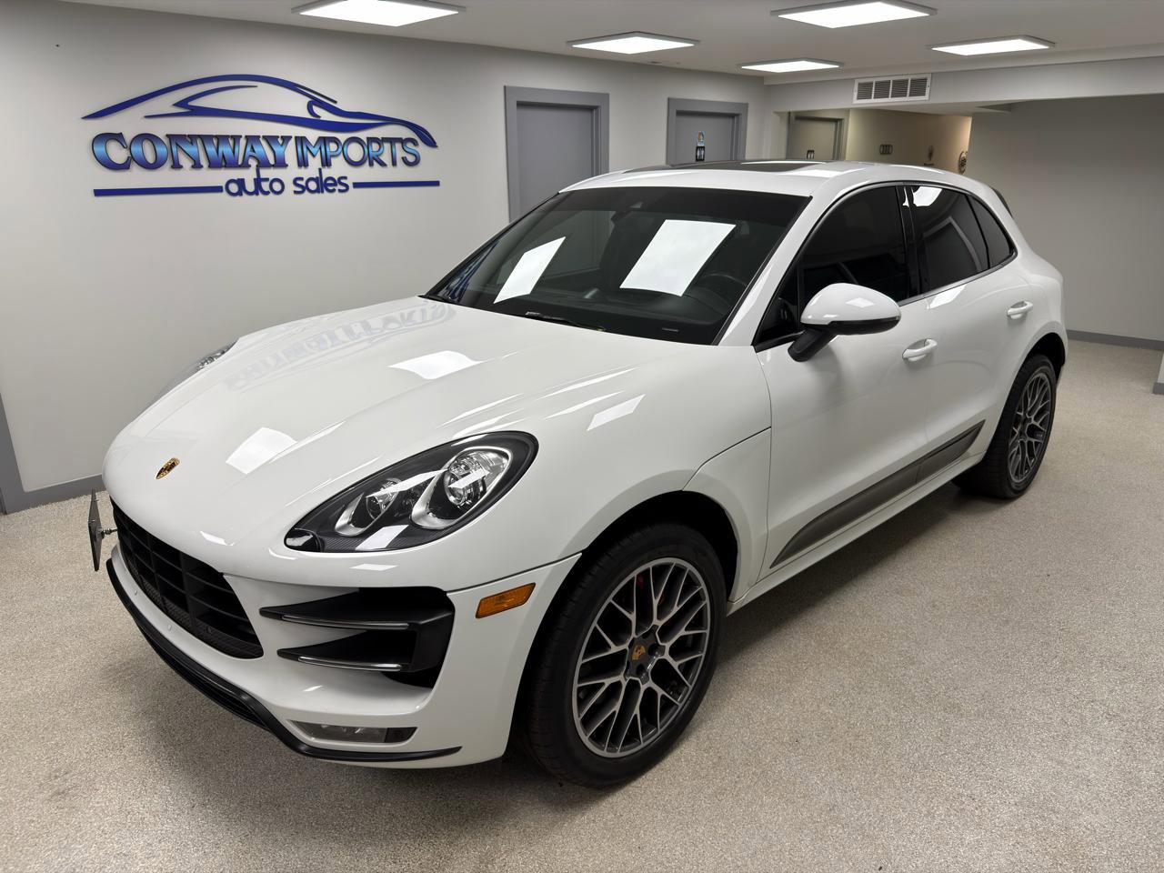 Used 2015 Porsche Macan Turbo image 2