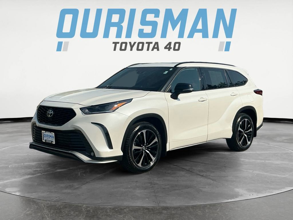 Used 2021 Toyota Highlander XSE image 3