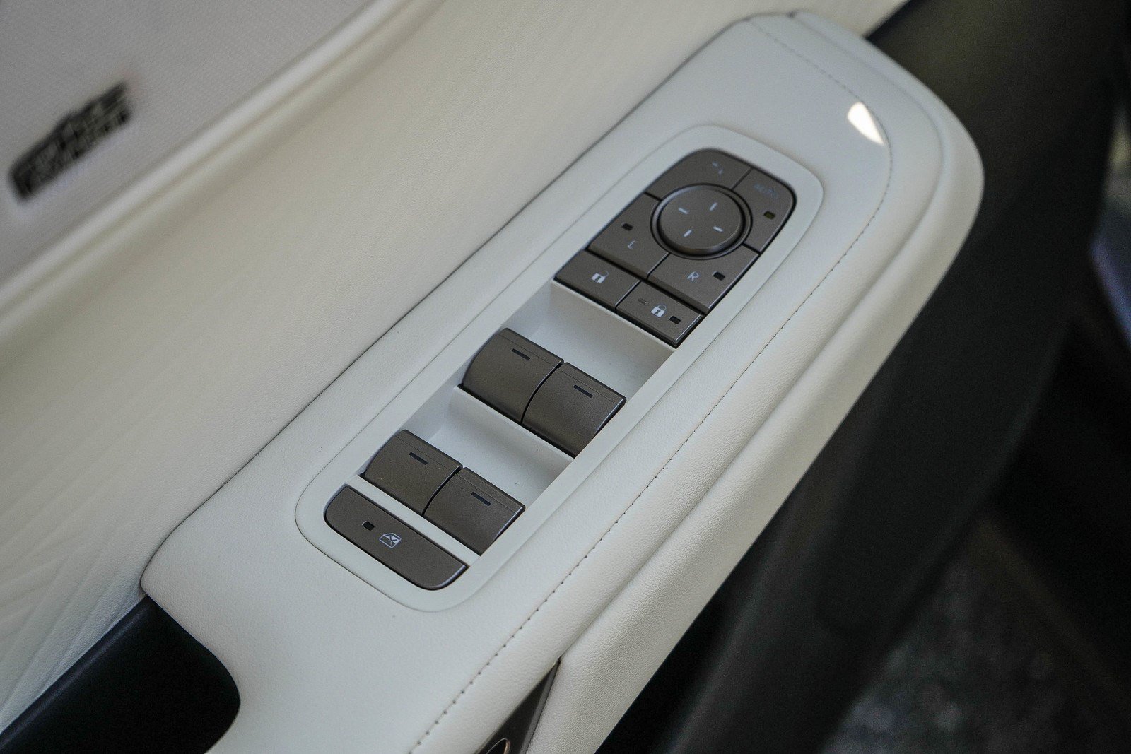 New 2026 Lexus ES 350h AWD w/ Cold Area Package image 20