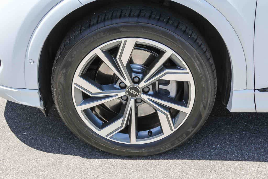 Used 2023 Audi Q4 e-tron Premium Plus w/ Premium Plus AWD/4WD image 9