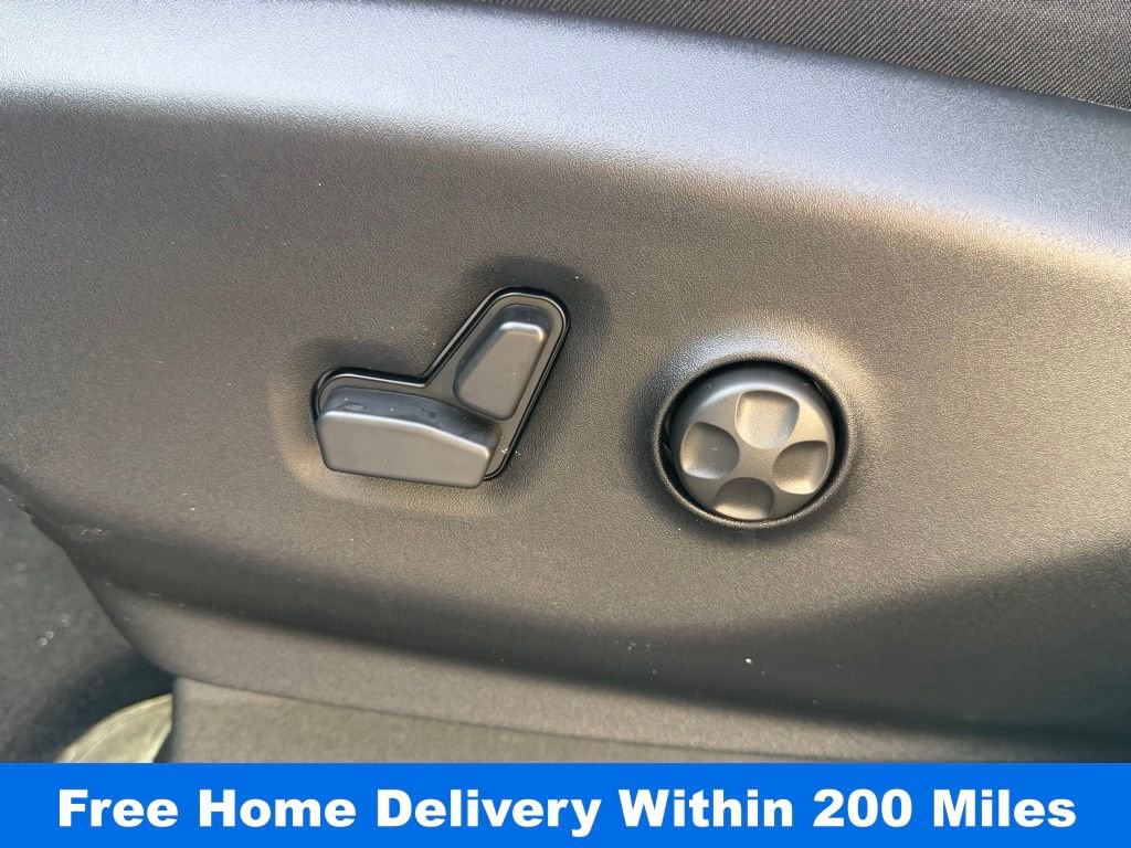 New 2026 Chrysler Pacifica Select w/ S Appearance Package image 16