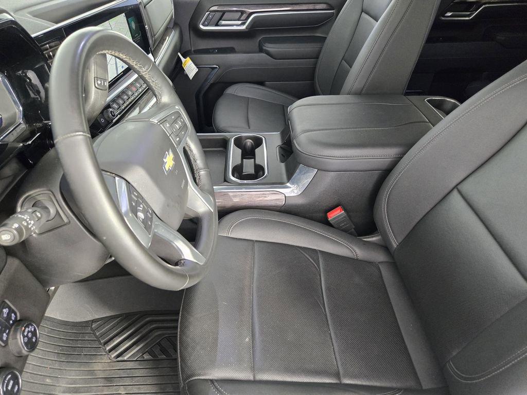 Used 2024 Chevrolet Silverado 2500 LTZ w/ LTZ Texas Edition image 16