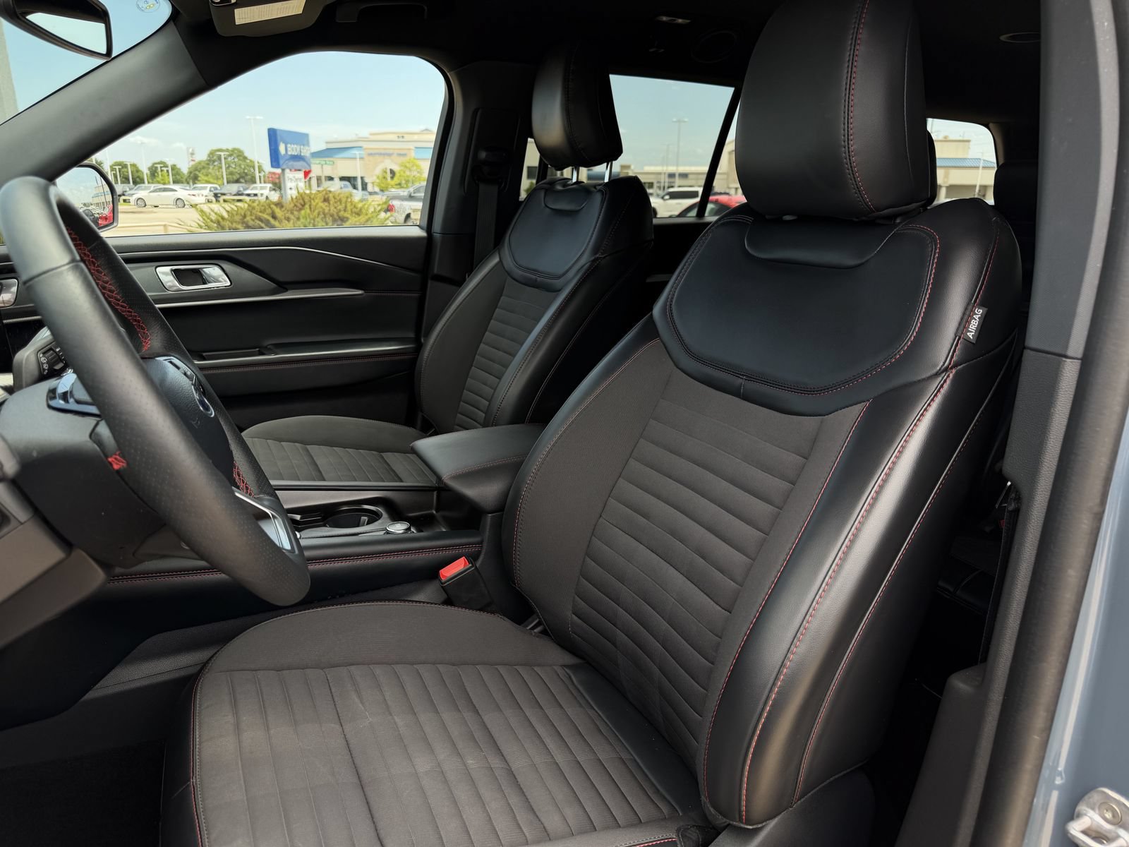 Used 2025 Ford Explorer ST-Line w/ Premium Package RWD image 26