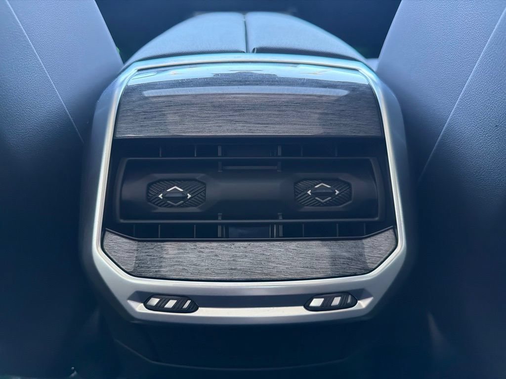 Used 2023 BMW 740i RWD image 15