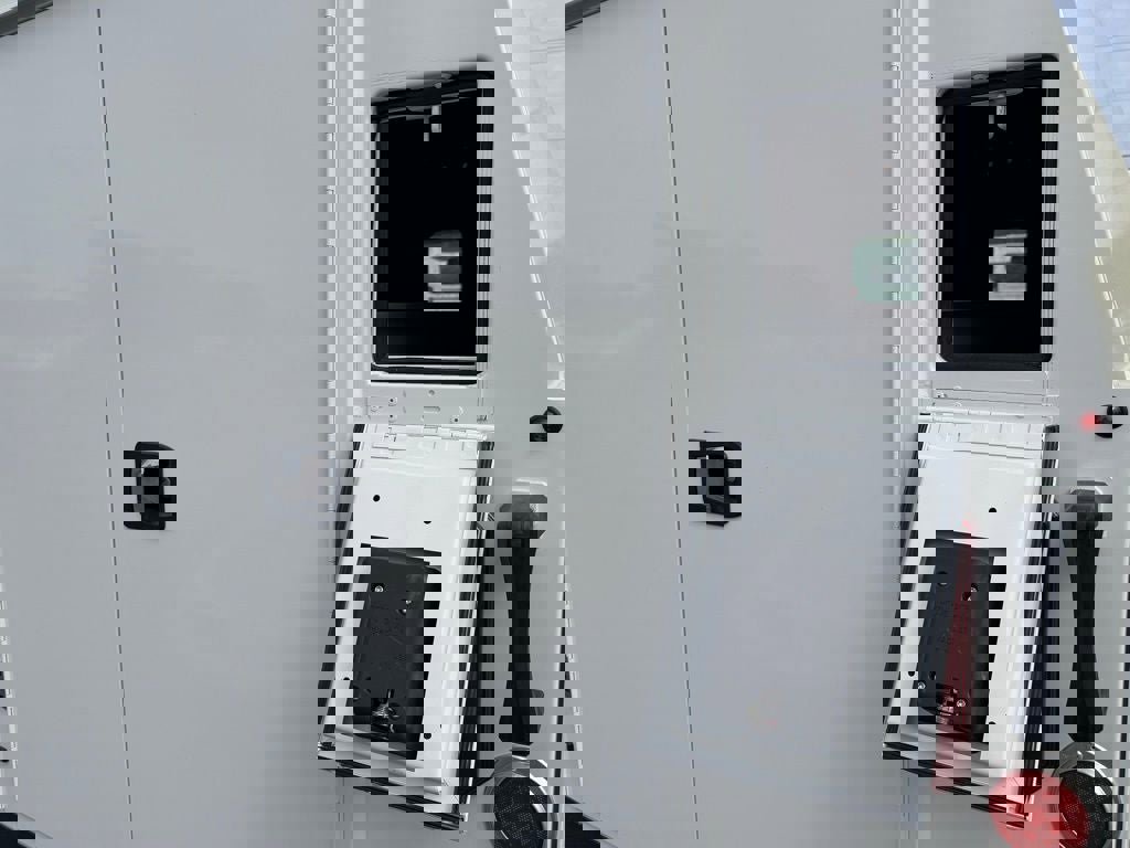 New 2027 Ford E-350 and Econoline 350 Super Duty w/ Power Equipment Group image 15