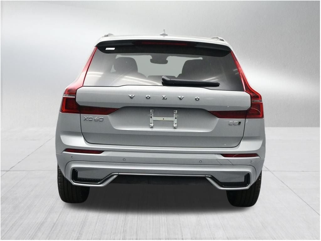 New 2026 Volvo XC60 B5 Core AWD/4WD image 4