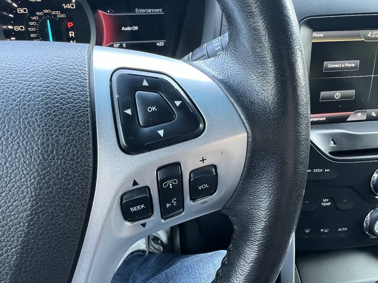 Used 2014 Ford Explorer XLT w/ Equipment Group 202A AWD/4WD image 28