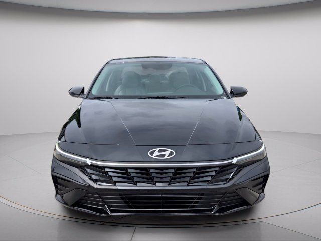 New 2026 Hyundai Elantra SEL Sport FWD image 3