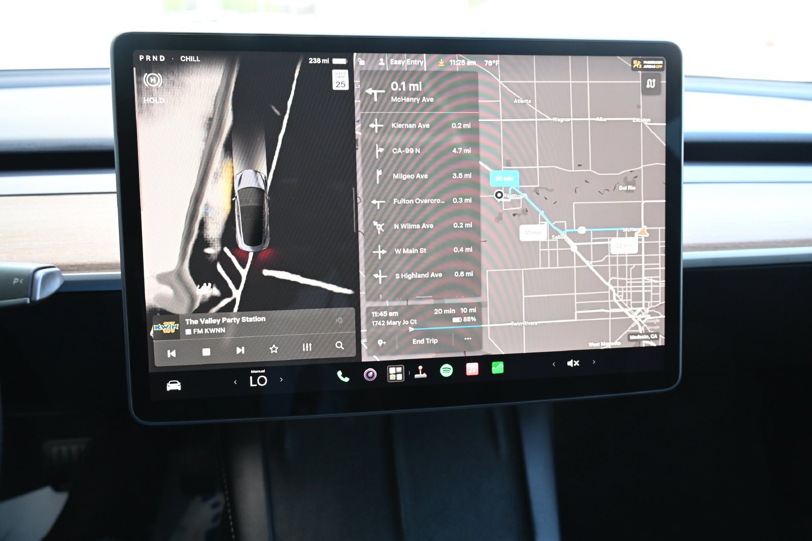 Used 2022 Tesla Model 3 Standard Range RWD image 8