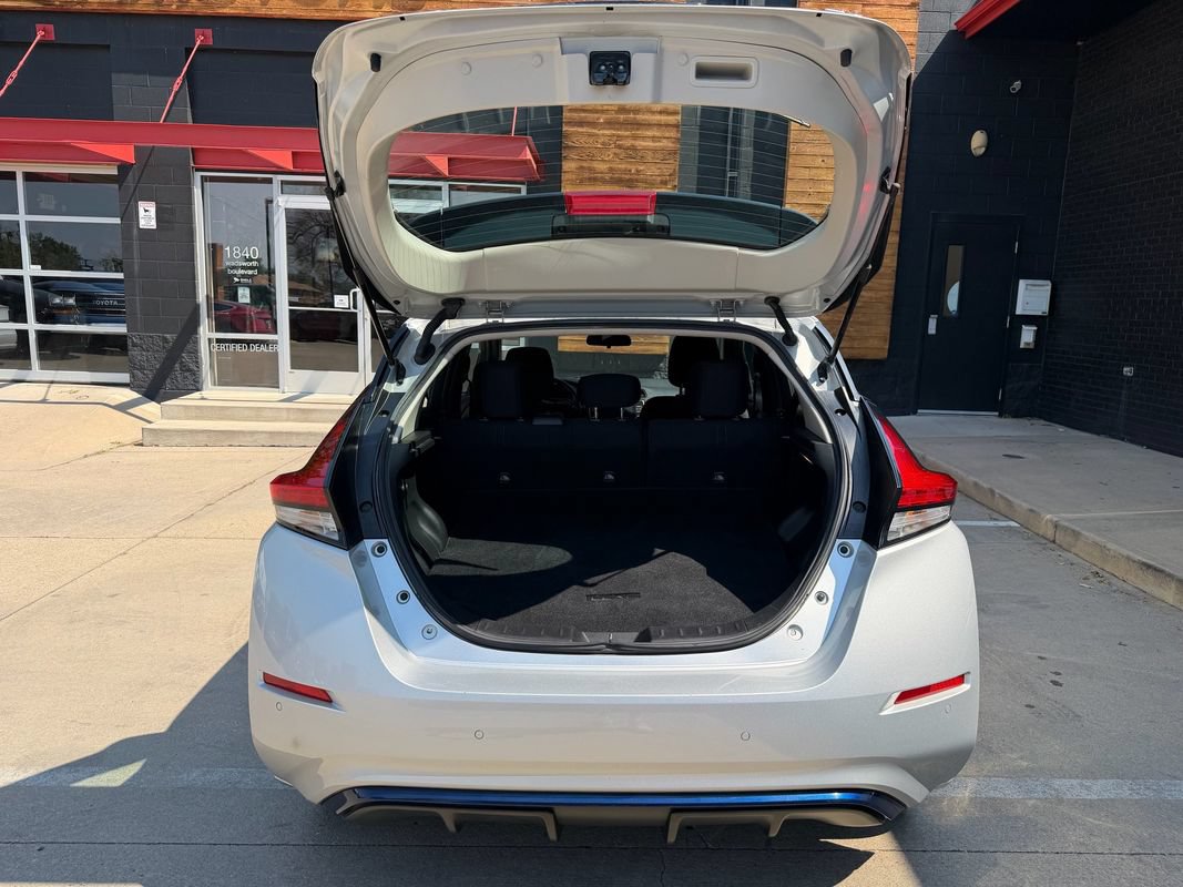 Used 2022 Nissan Leaf SV FWD image 21