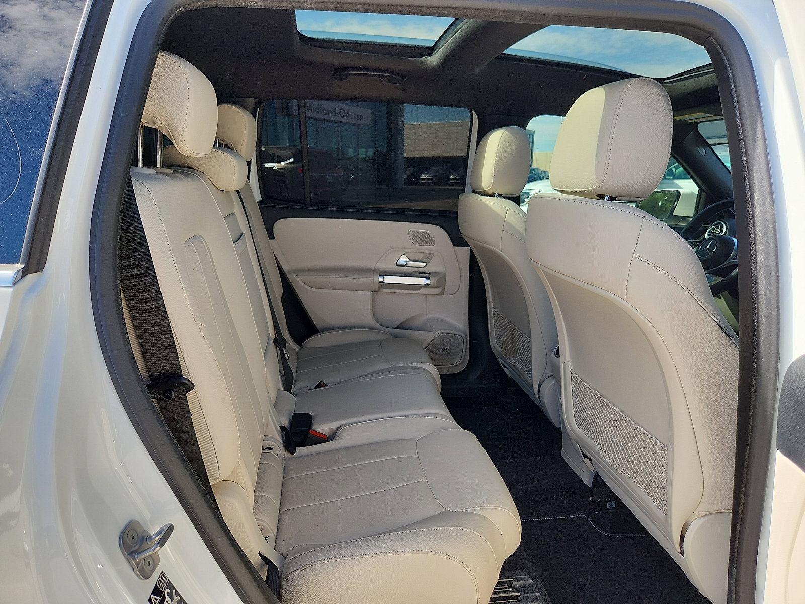 Used 2024 Mercedes-Benz GLB 250 4MATIC image 14