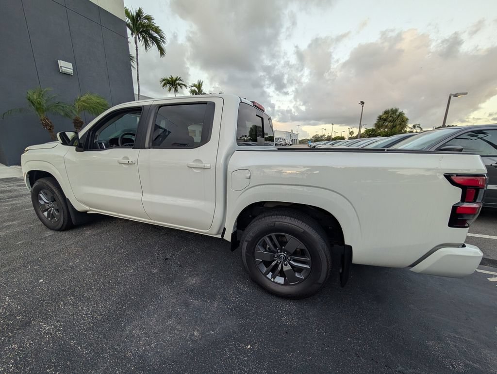 New 2025 Nissan Frontier SV w/ SV Convenience Package RWD image 9