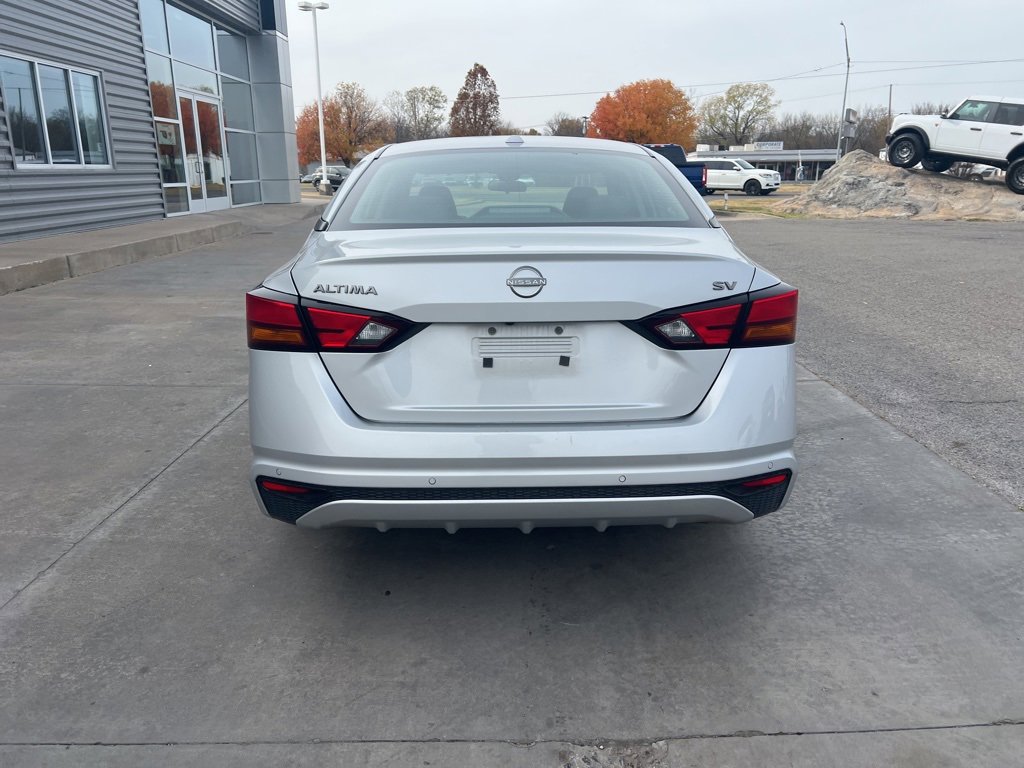 Used 2024 Nissan Altima 2.5 SV image 6