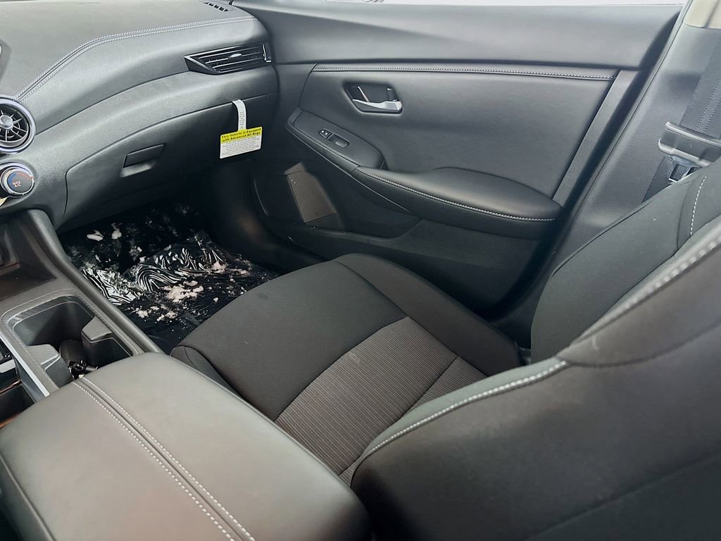 Certified 2025 Nissan Sentra SV image 30