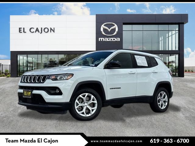 Used 2024 Jeep Compass Latitude image 1