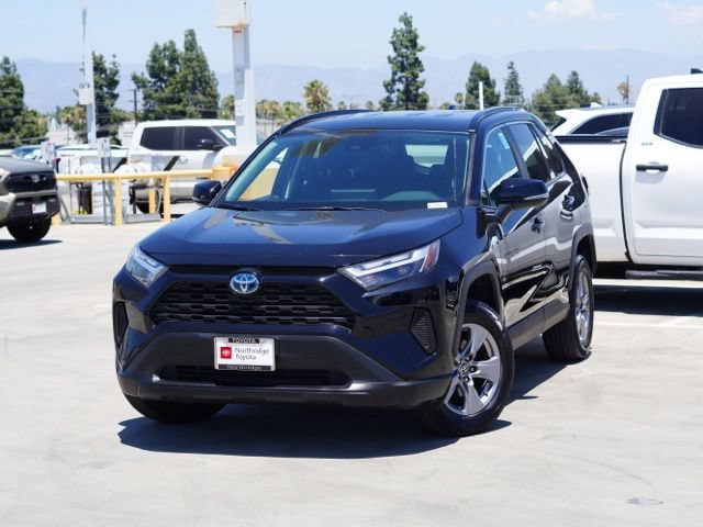Used 2024 Toyota RAV4 LE AWD/4WD image 5