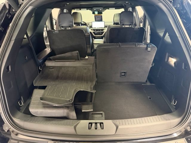 Used 2025 Ford Explorer ST-Line w/ Premium Package AWD/4WD image 31