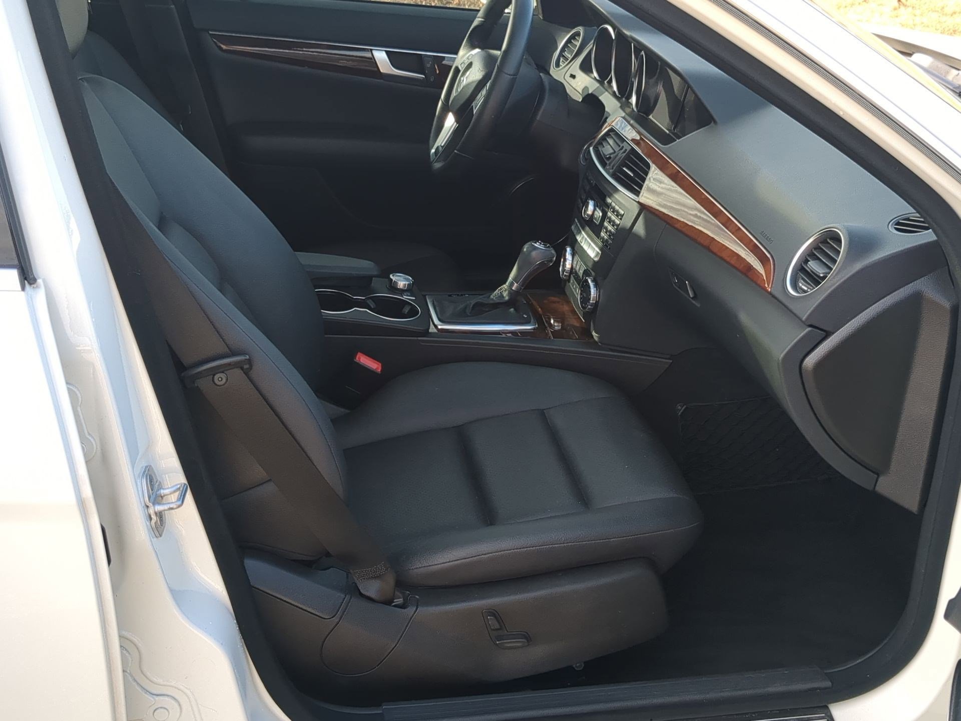 Used 2012 Mercedes-Benz C 300 Sport image 25