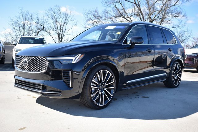New 2025 Volvo XC90 B6 Ultra w/ Lounge Package image 3