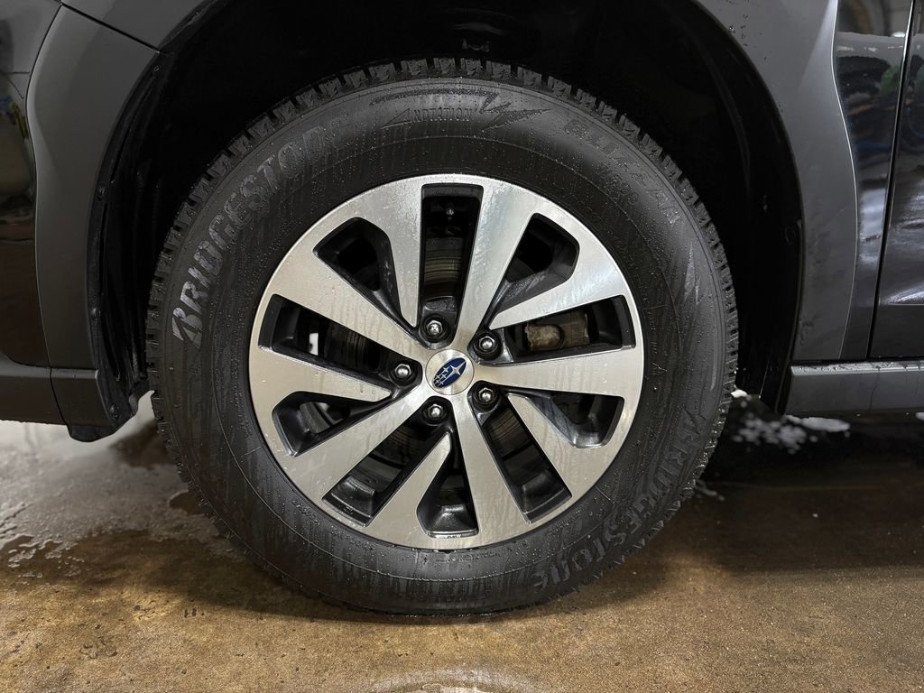Used 2024 Subaru Outback Premium image 31