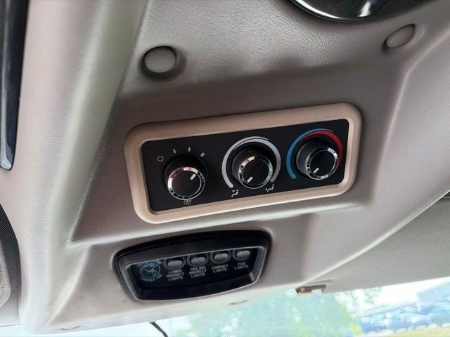 Used 2023 Chevrolet Express 2500 RWD image 22
