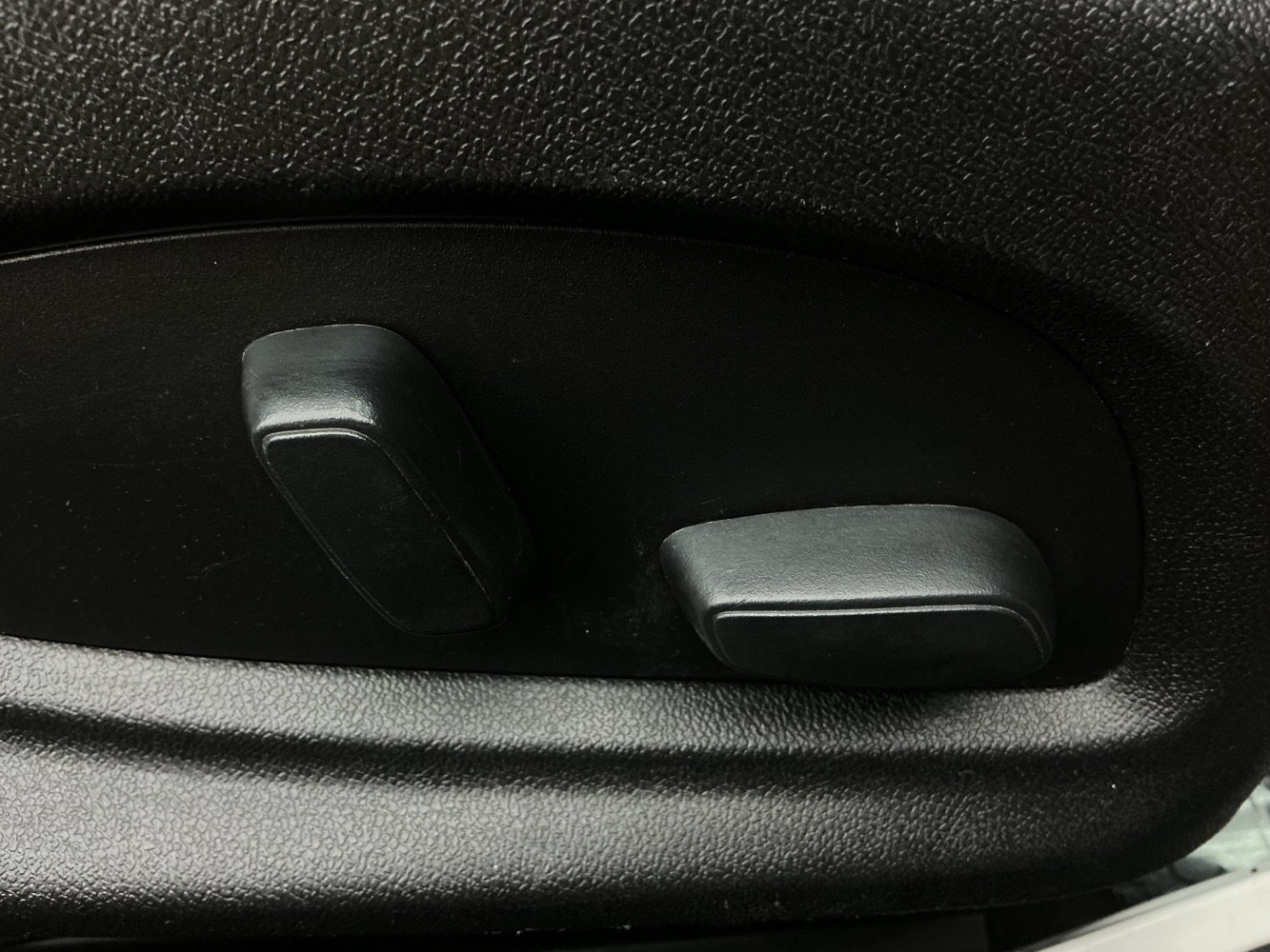 Used 2018 Chevrolet Camaro LT RWD image 36