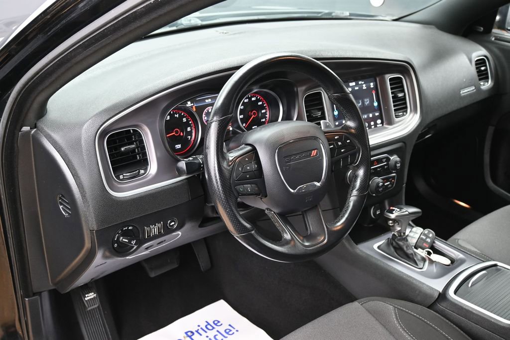 Used 2019 Dodge Charger SXT AWD/4WD image 17