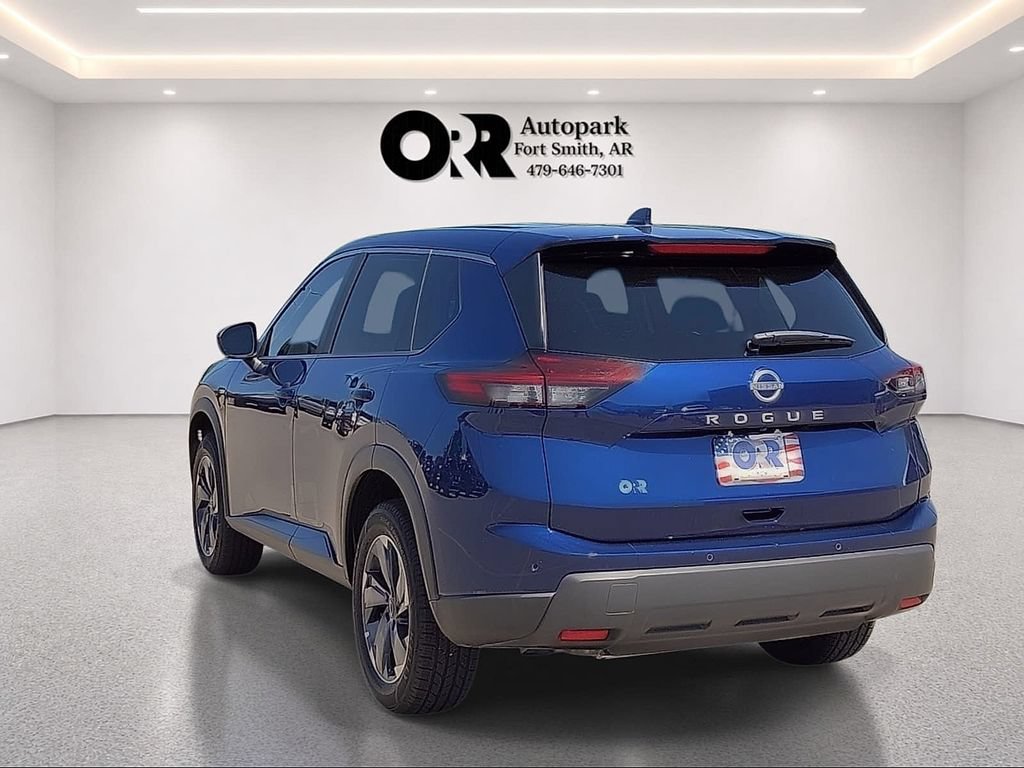 Used 2025 Nissan Rogue SV FWD image 4