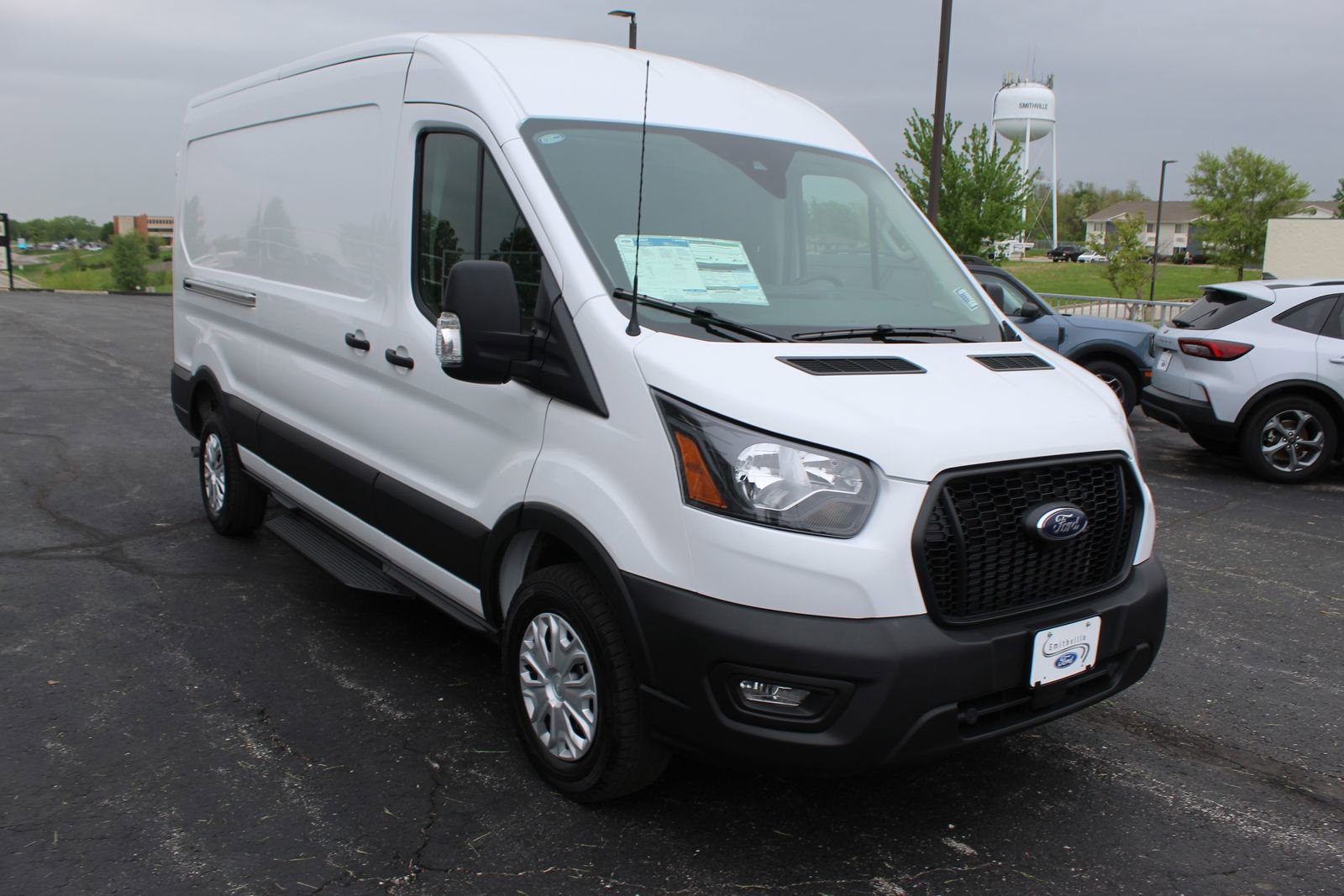 New 2025 Ford Transit 250 148 Medium Roof w/ Load Area Protection Package image 4