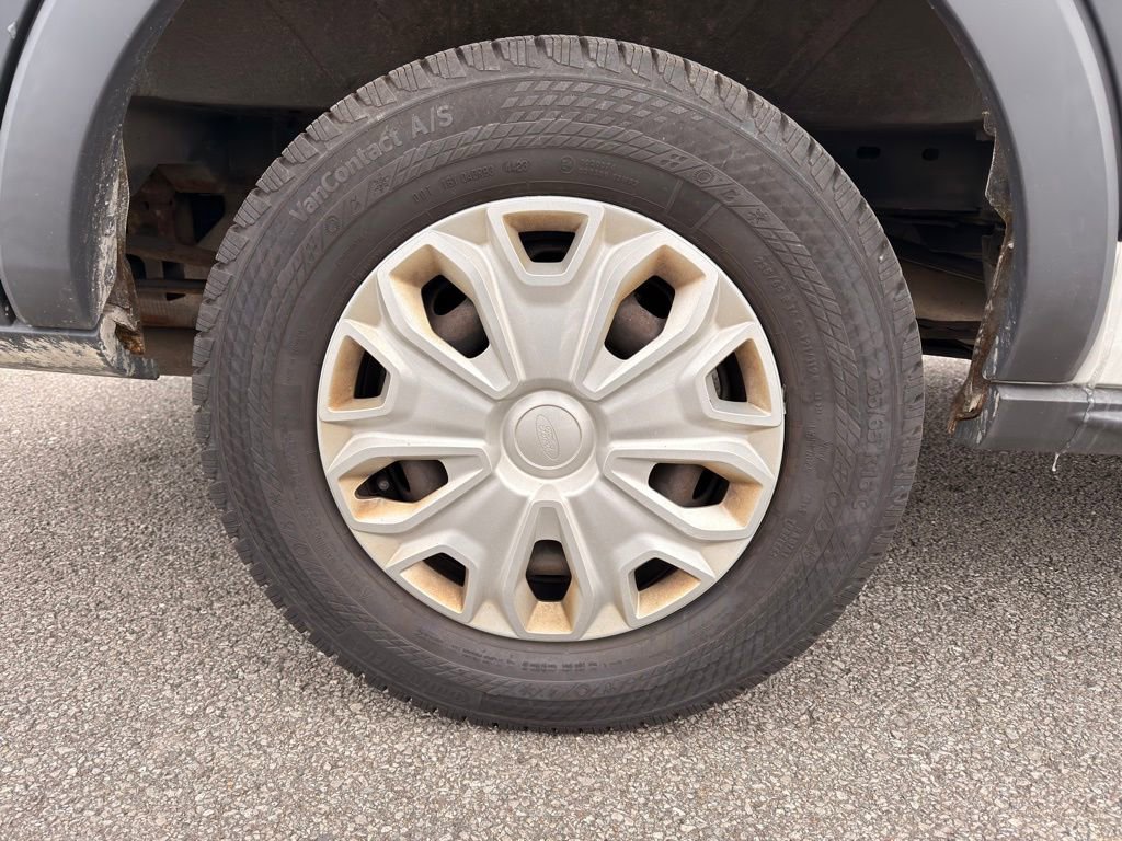 Used 2015 Ford Transit 150 XLT image 17