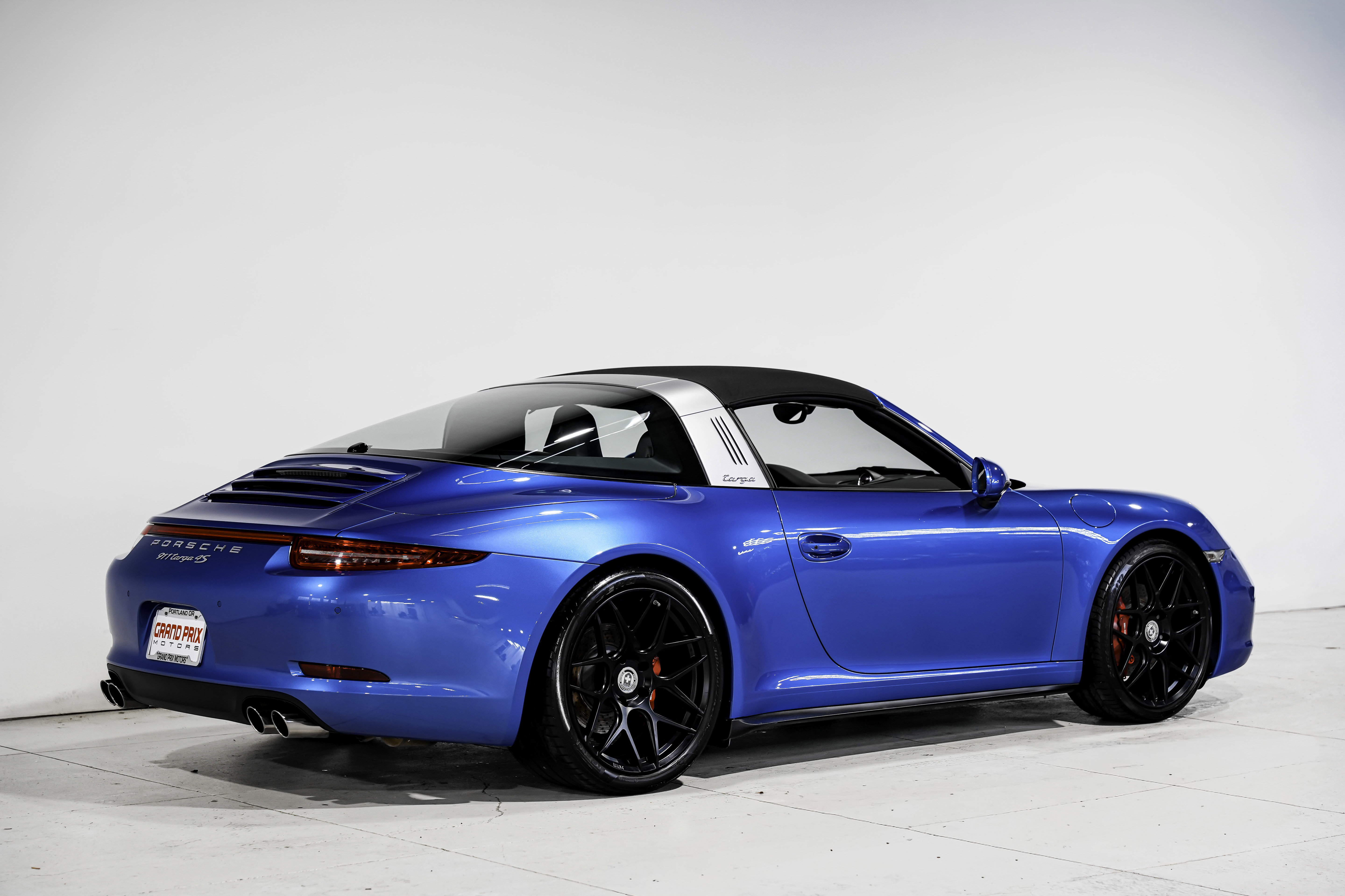 Used 2016 Porsche 911 Targa 4S AWD/4WD image 3