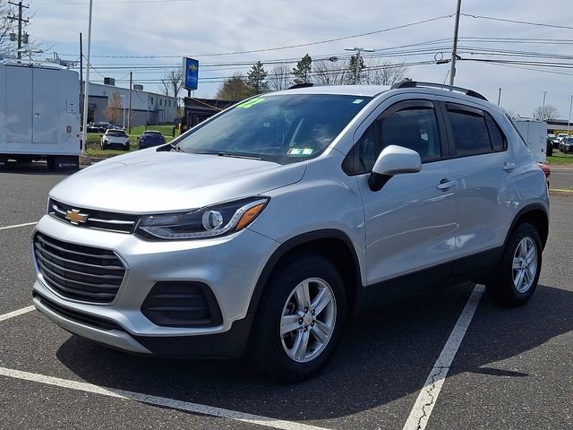 Certified 2022 Chevrolet Trax LT w/ LT Convenience Package AWD/4WD image 3