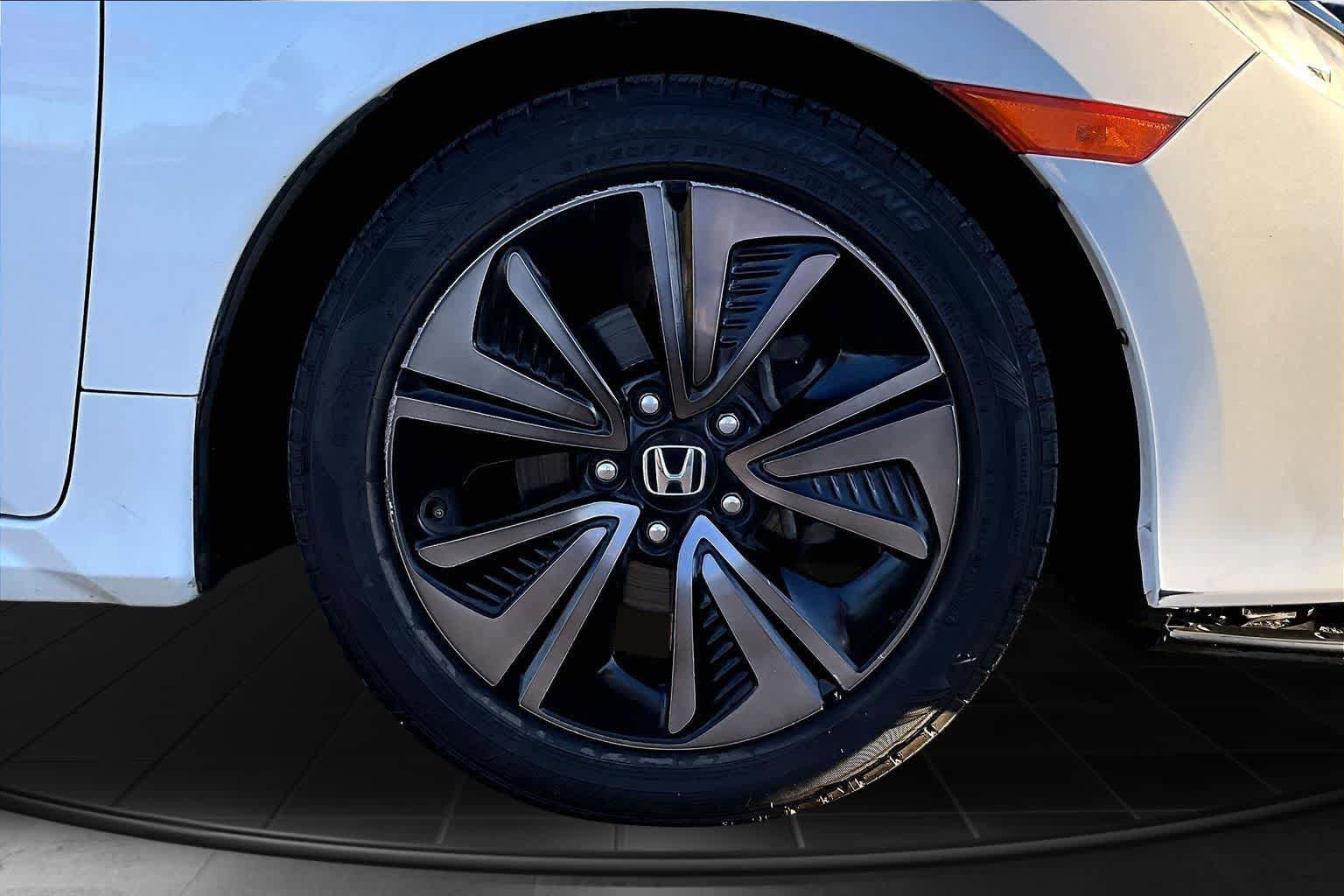 Used 2018 Honda Civic EX image 34