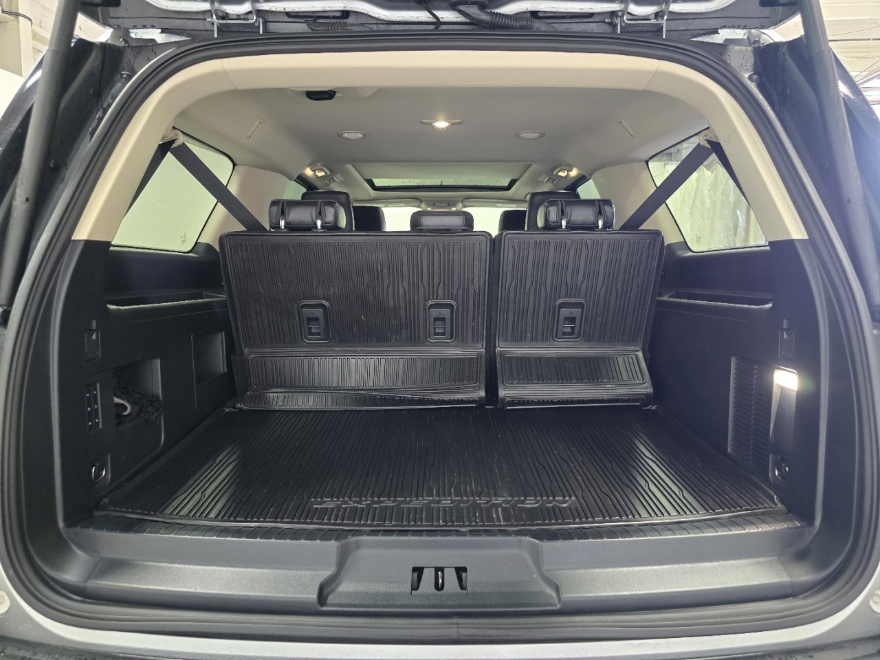 Used 2022 Ford Expedition Max XLT image 22