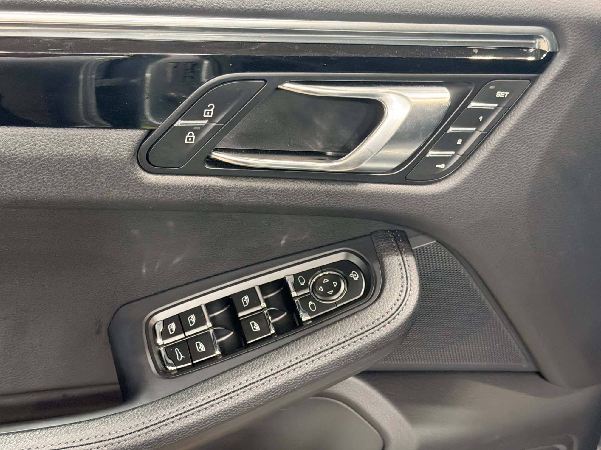 Certified 2026 Porsche Macan AWD/4WD image 22