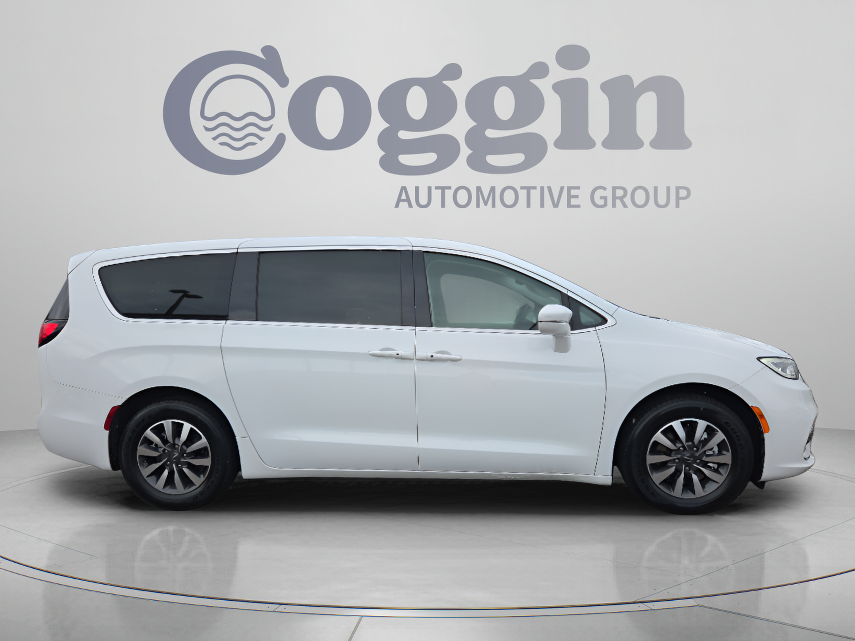 Used 2022 Chrysler Pacifica Touring-L FWD image 6