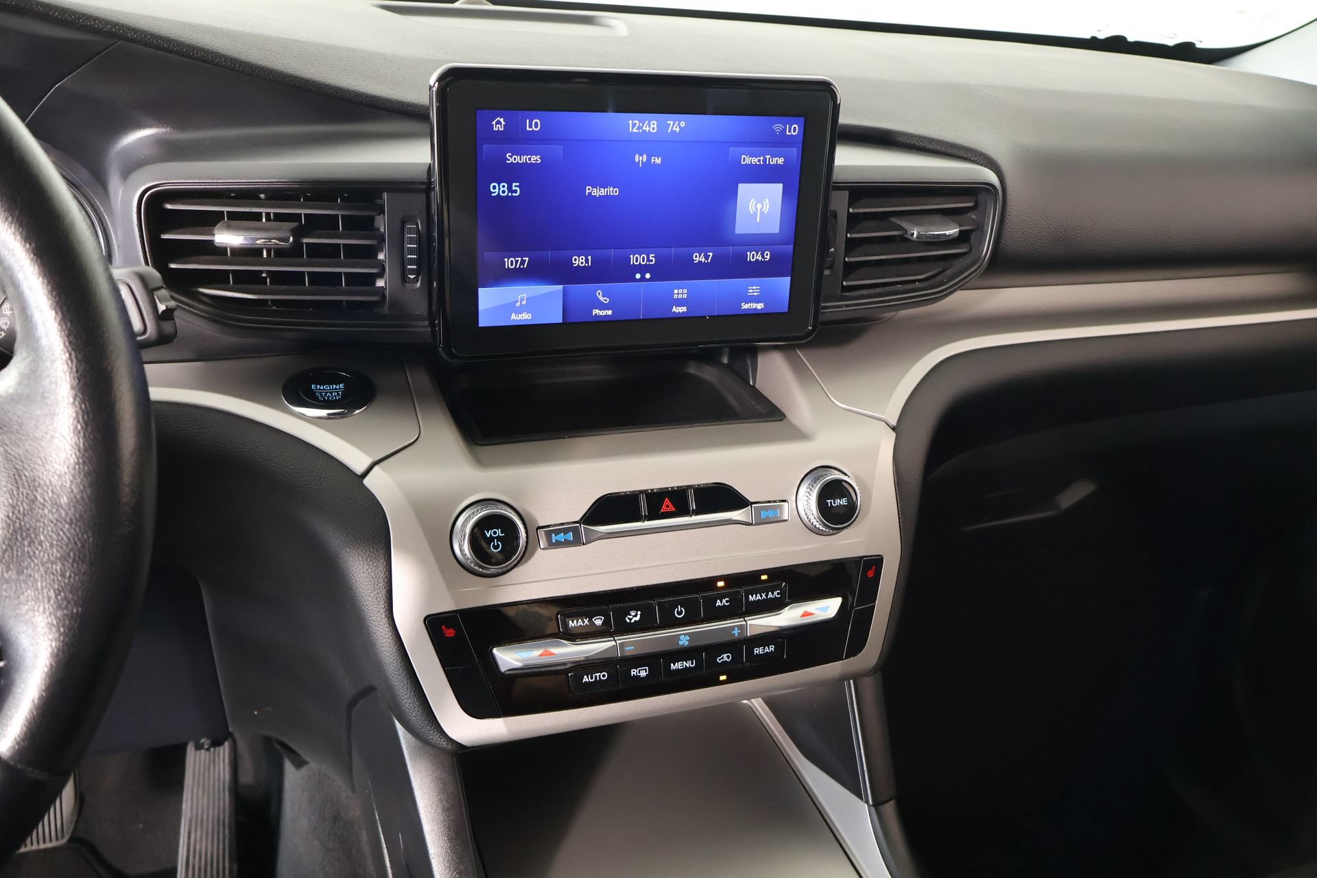 Used 2023 Ford Explorer XLT AWD/4WD image 5