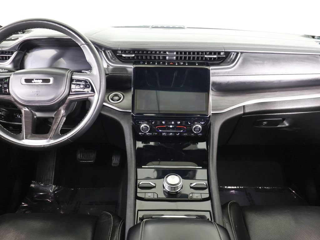 Used 2022 Jeep Grand Cherokee Overland w/ Luxury Tech Group IV AWD/4WD image 43