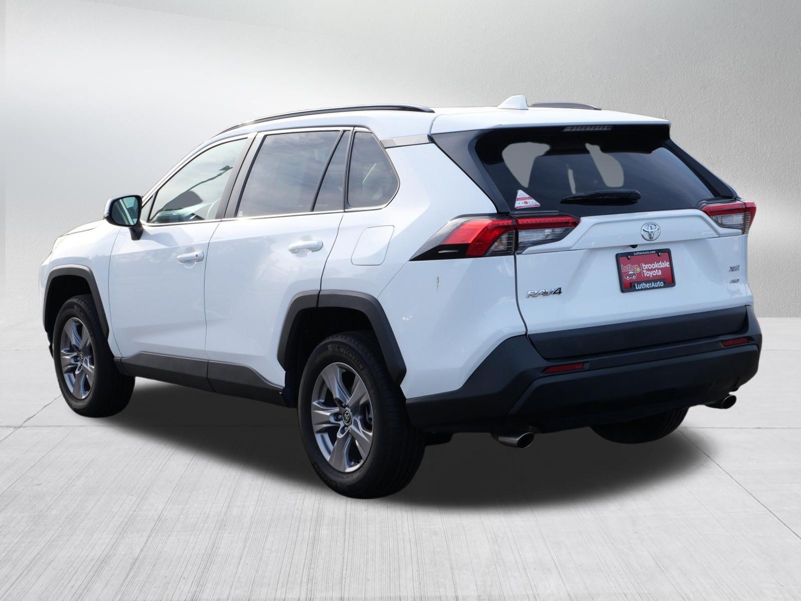 Used 2024 Toyota RAV4 XLE AWD/4WD image 5